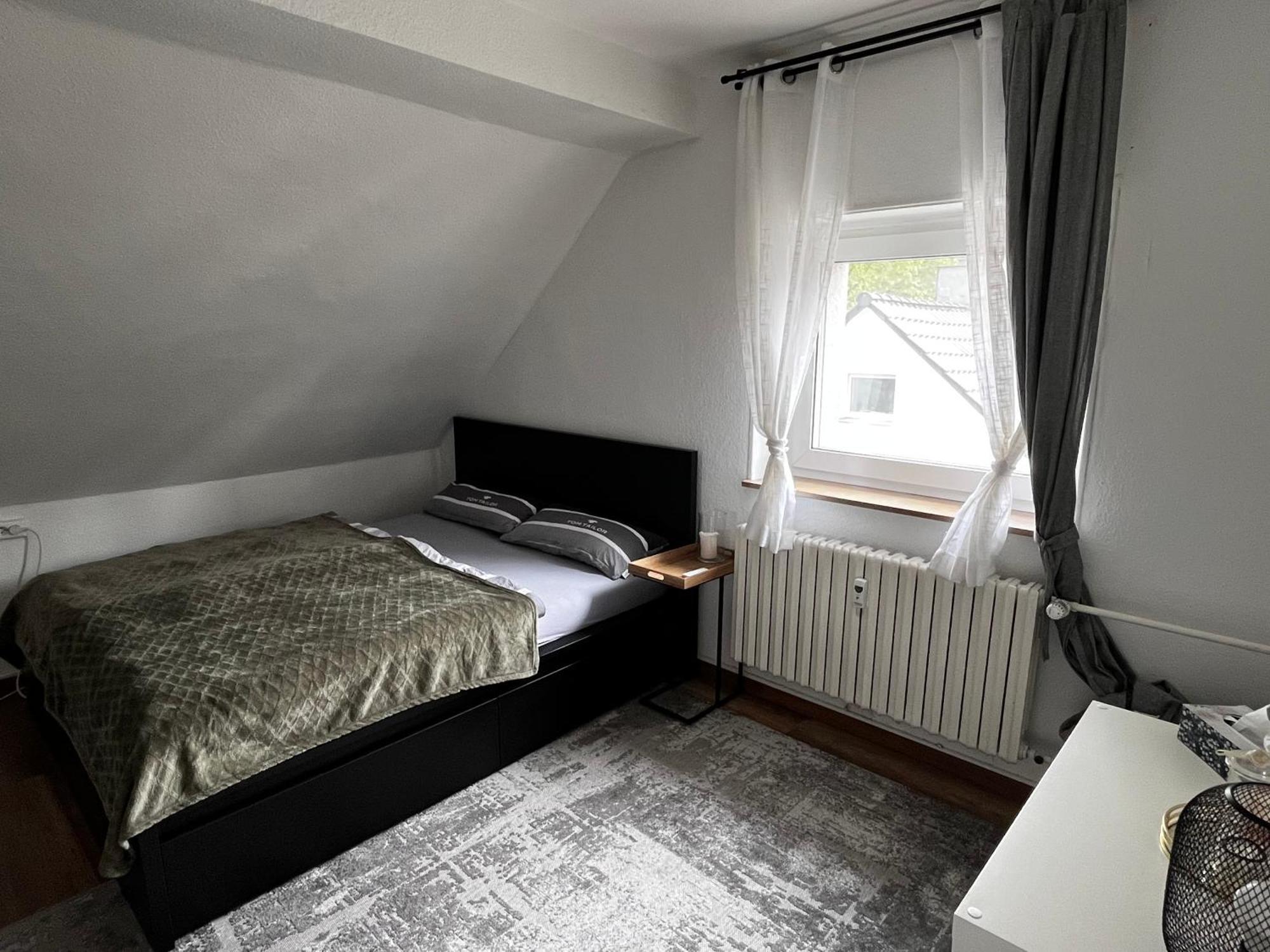 Flattyone Ruhrgebiet - Schlafkomfort Und Anbindung - Neu Renoviert Бохум Экстерьер фото